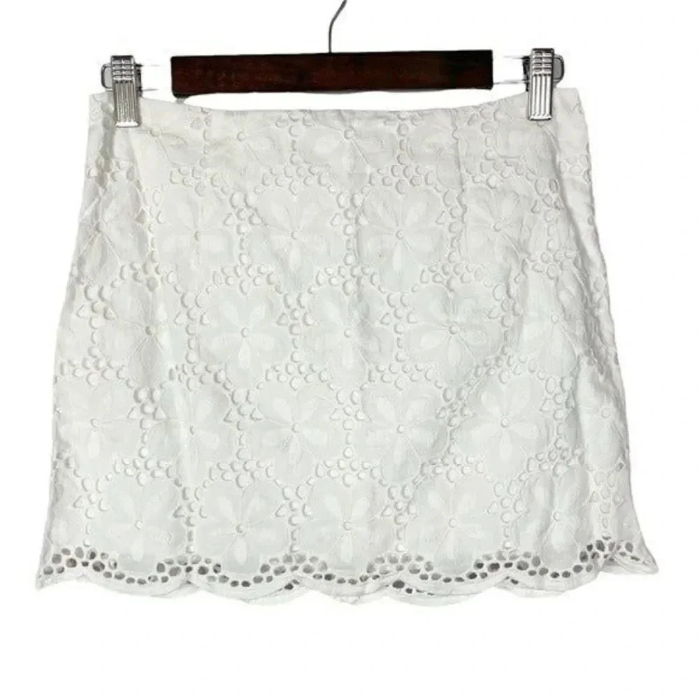Lilly Pulitzer White Tate Eyelet Lace Scallop Edge Mini Skirt 0 - Picture 2 of 5